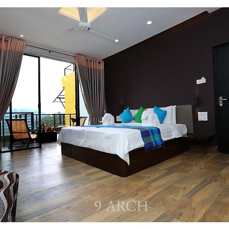 9 Arch Hotel บันดาราเวลา ภายนอก รูปภาพ