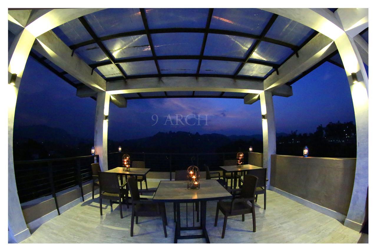 9 Arch Hotel บันดาราเวลา ภายนอก รูปภาพ