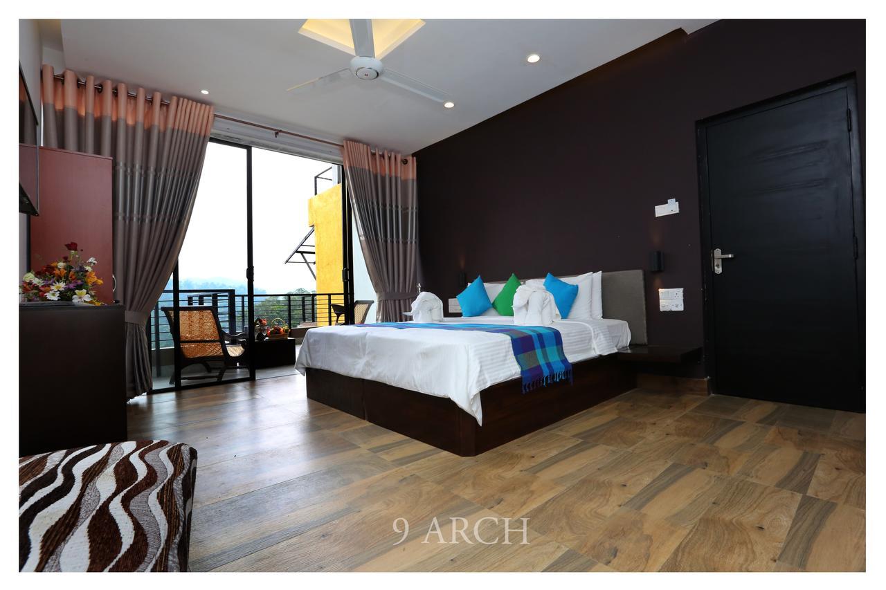 9 Arch Hotel บันดาราเวลา ภายนอก รูปภาพ