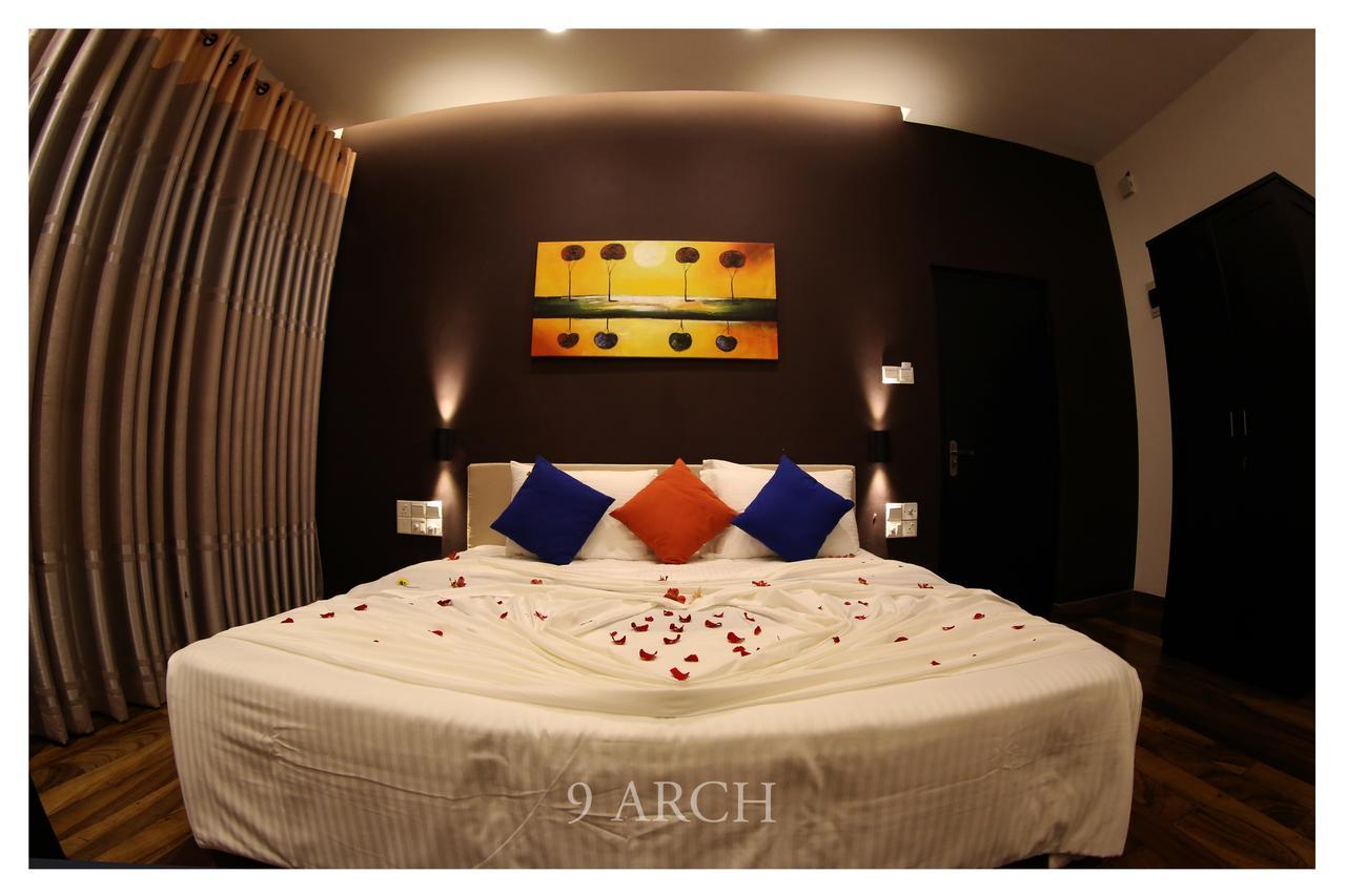 9 Arch Hotel บันดาราเวลา ภายนอก รูปภาพ