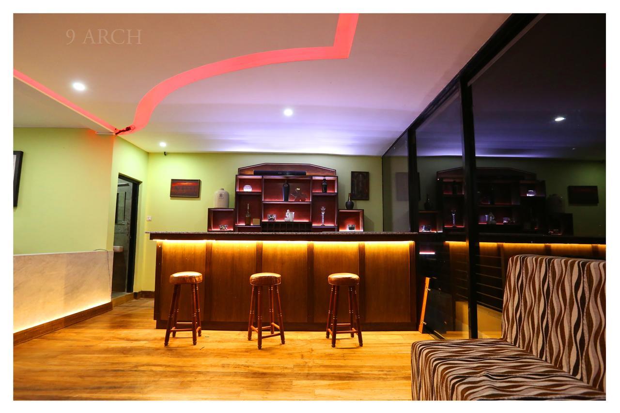 9 Arch Hotel บันดาราเวลา ภายนอก รูปภาพ