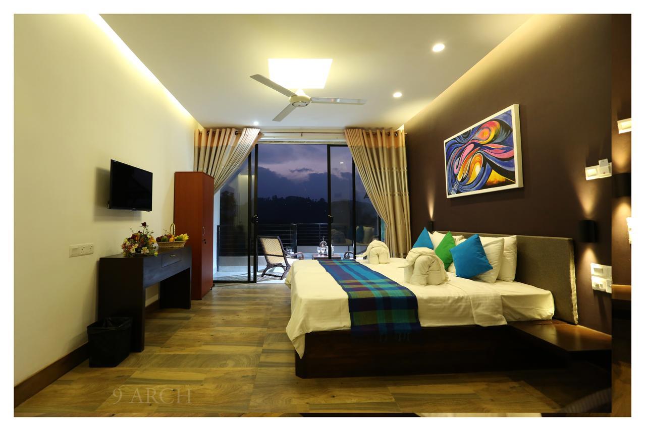 9 Arch Hotel บันดาราเวลา ภายนอก รูปภาพ