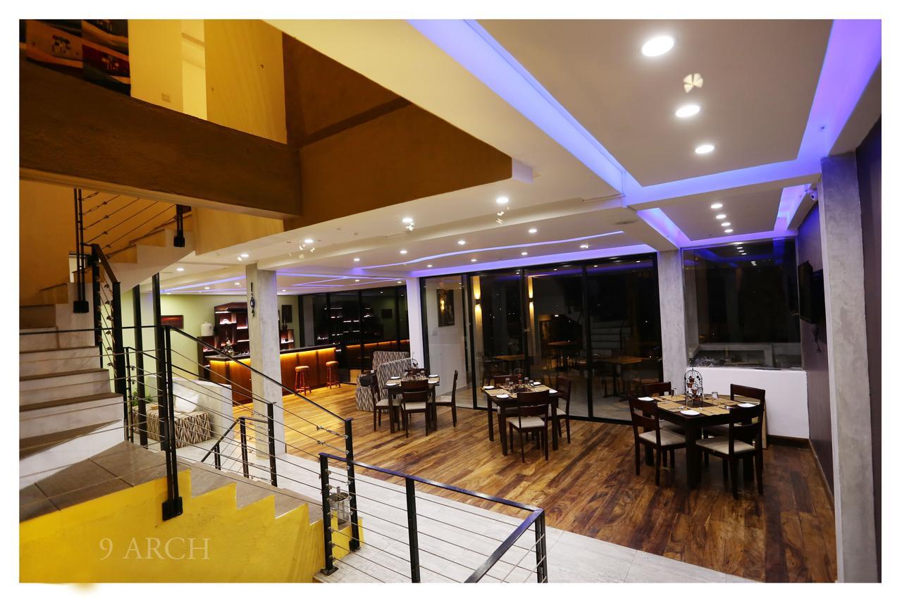 9 Arch Hotel บันดาราเวลา ภายนอก รูปภาพ