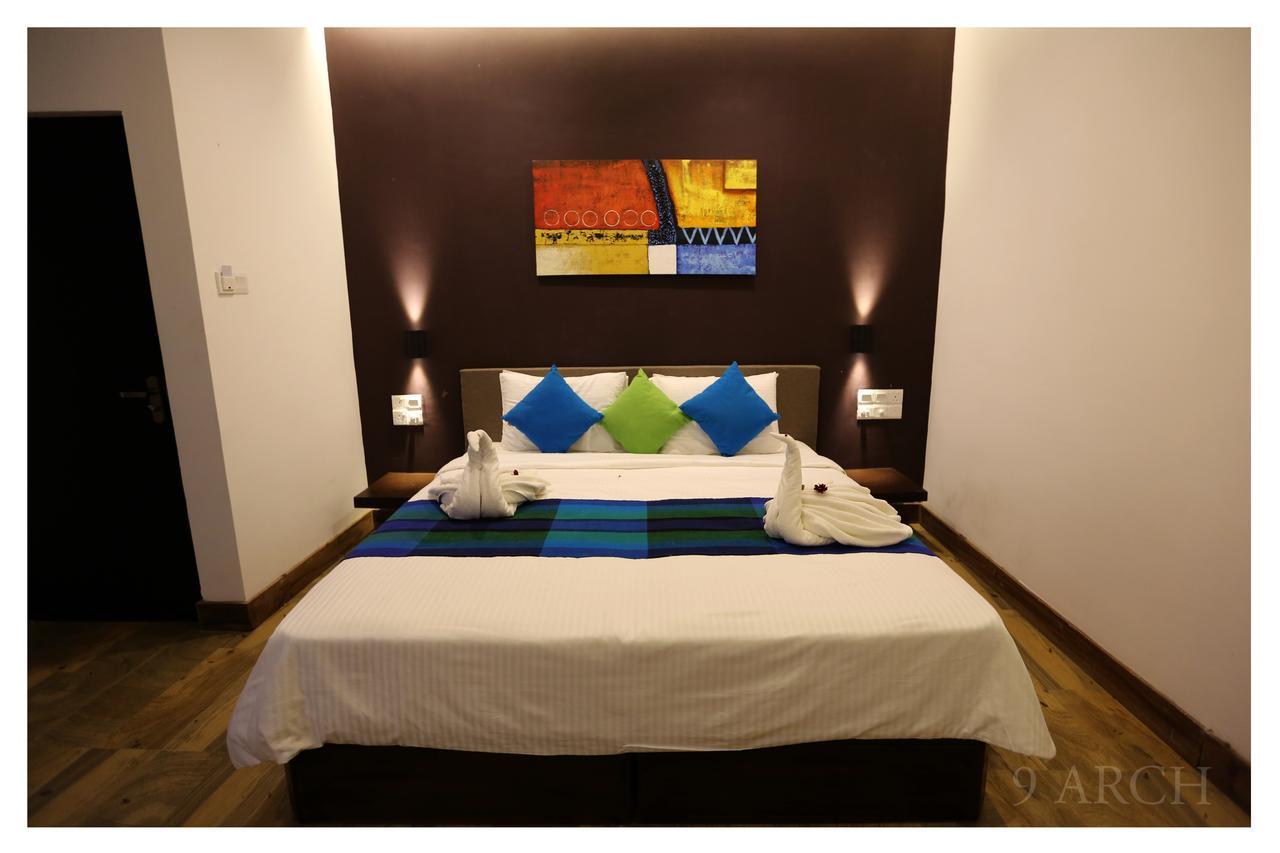9 Arch Hotel บันดาราเวลา ภายนอก รูปภาพ