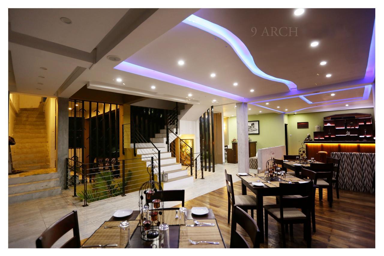 9 Arch Hotel บันดาราเวลา ภายนอก รูปภาพ